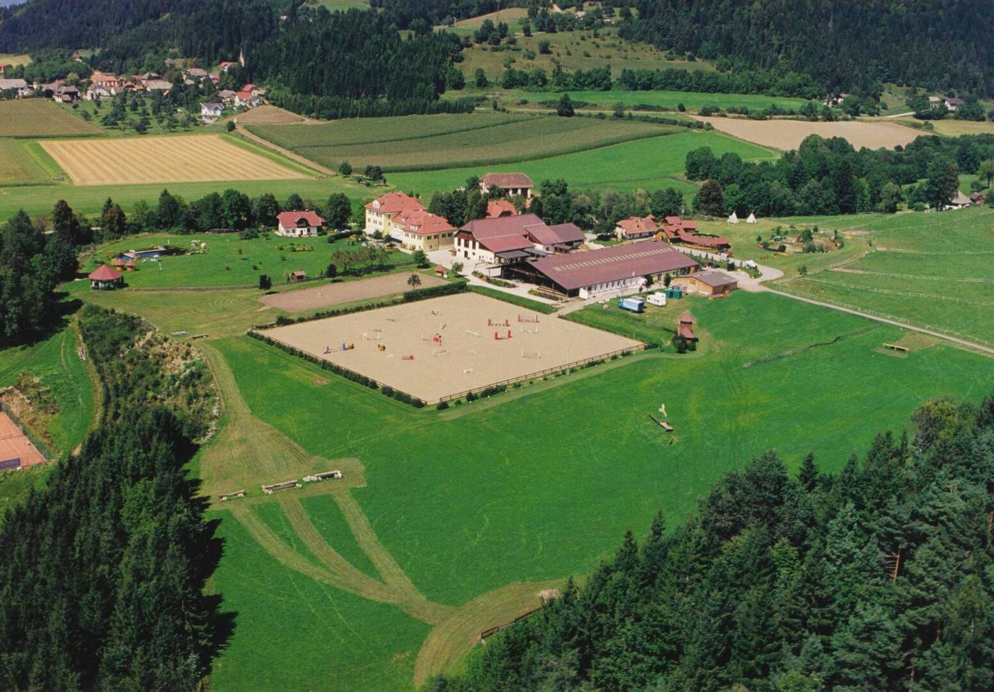 Mehr als nur eine Immobilie  -   Exklusives Anwesen mit einzigartigem Potential-12 Hektar   -   In privilegierter Alleinlage, Natur pur!