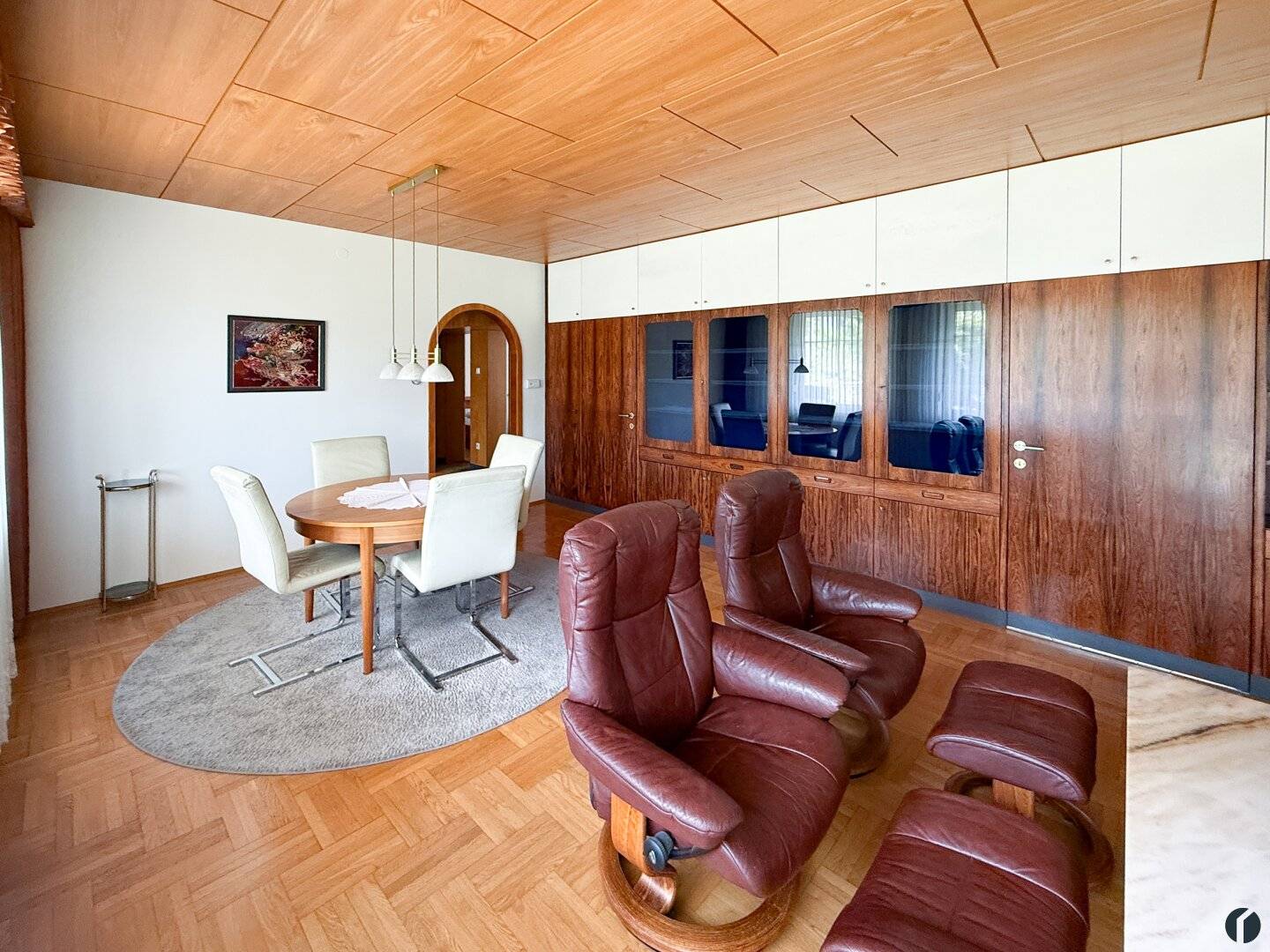 Charming semi-detached house with large garden for rent