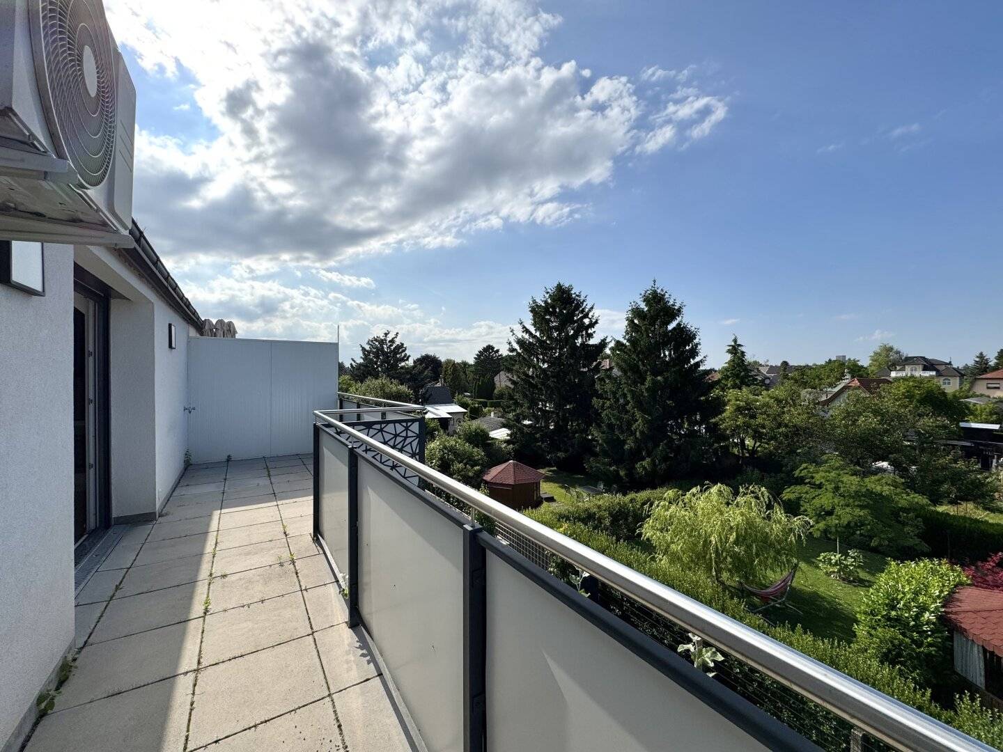 Wohnung Ruhelage helle Terrasse Luftwärmepumpe