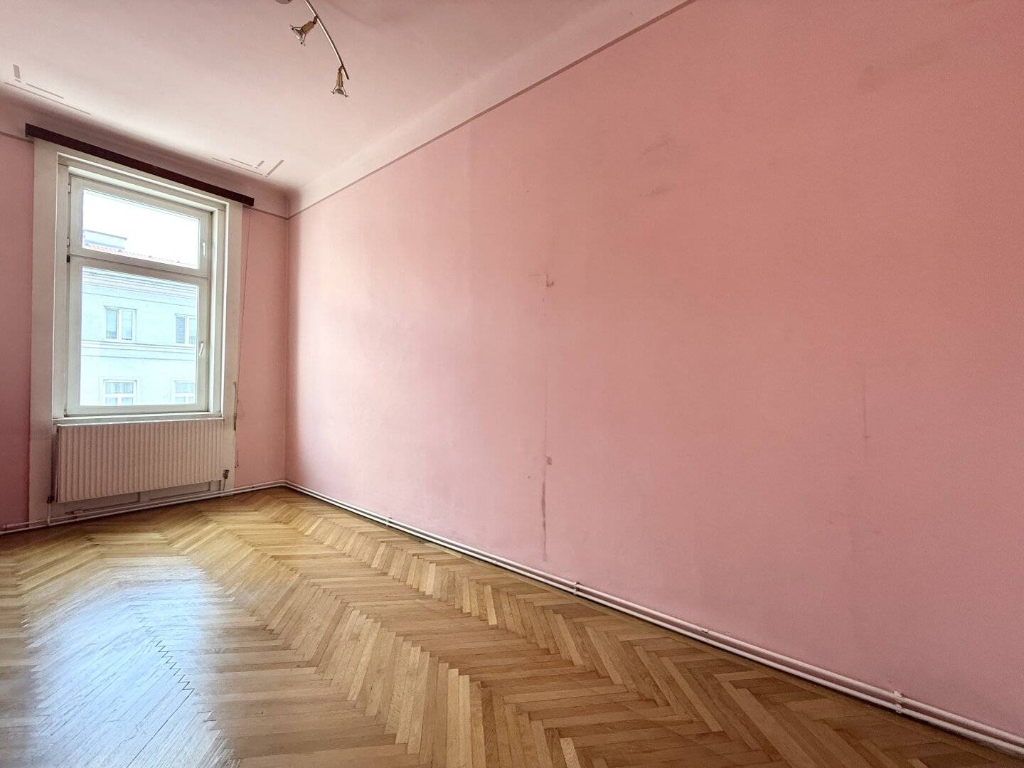 Elegante ALTBAUSUBSTANZ mit REVITALISIERUNGSPOTENZIAL und künftigem U-Bahn-Anschluss in Gehdistanz