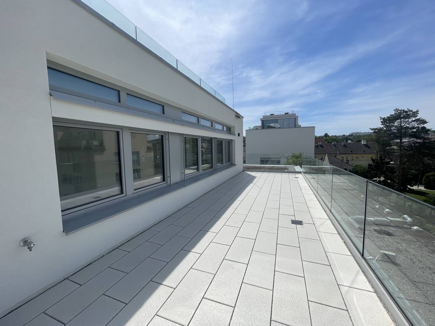 Fully Refurbished Office Spaces EKAZENT