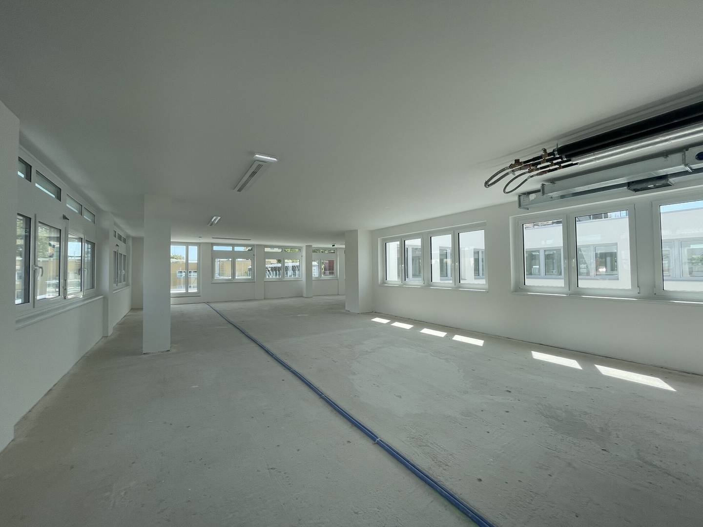 Fully Refurbished Office Spaces EKAZENT
