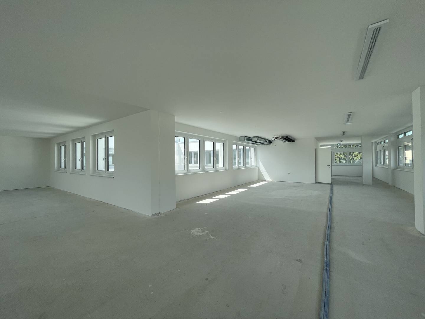 Fully Refurbished Office Spaces EKAZENT
