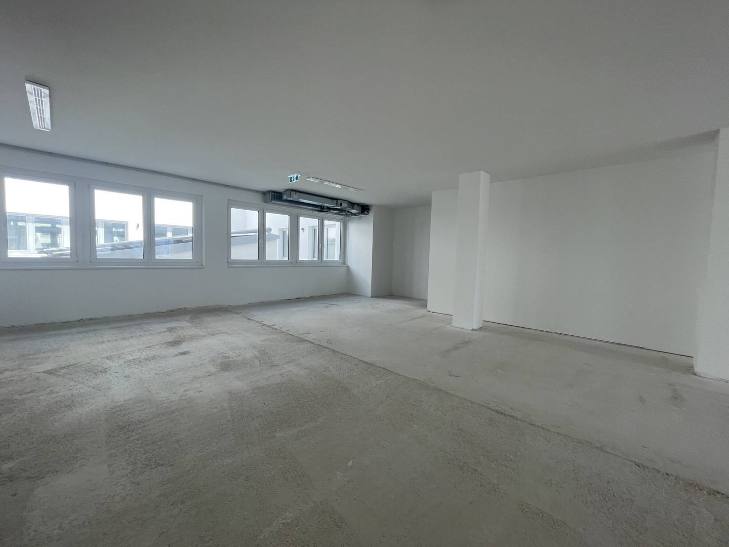 Fully Refurbished Office Spaces EKAZENT