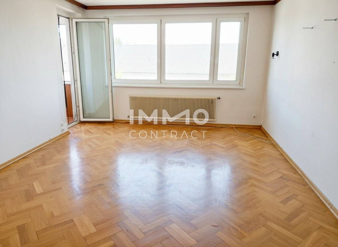Apartment with loggia and lift in the town center