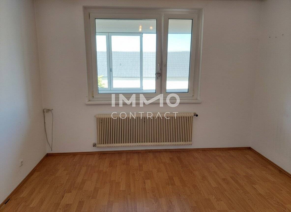 Apartment with loggia and lift in the town center