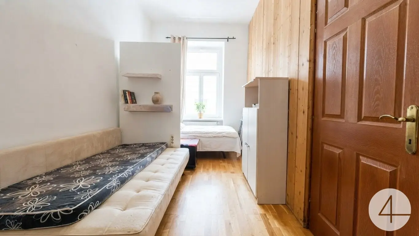 Apartment in a quiet side street near S7 and U3