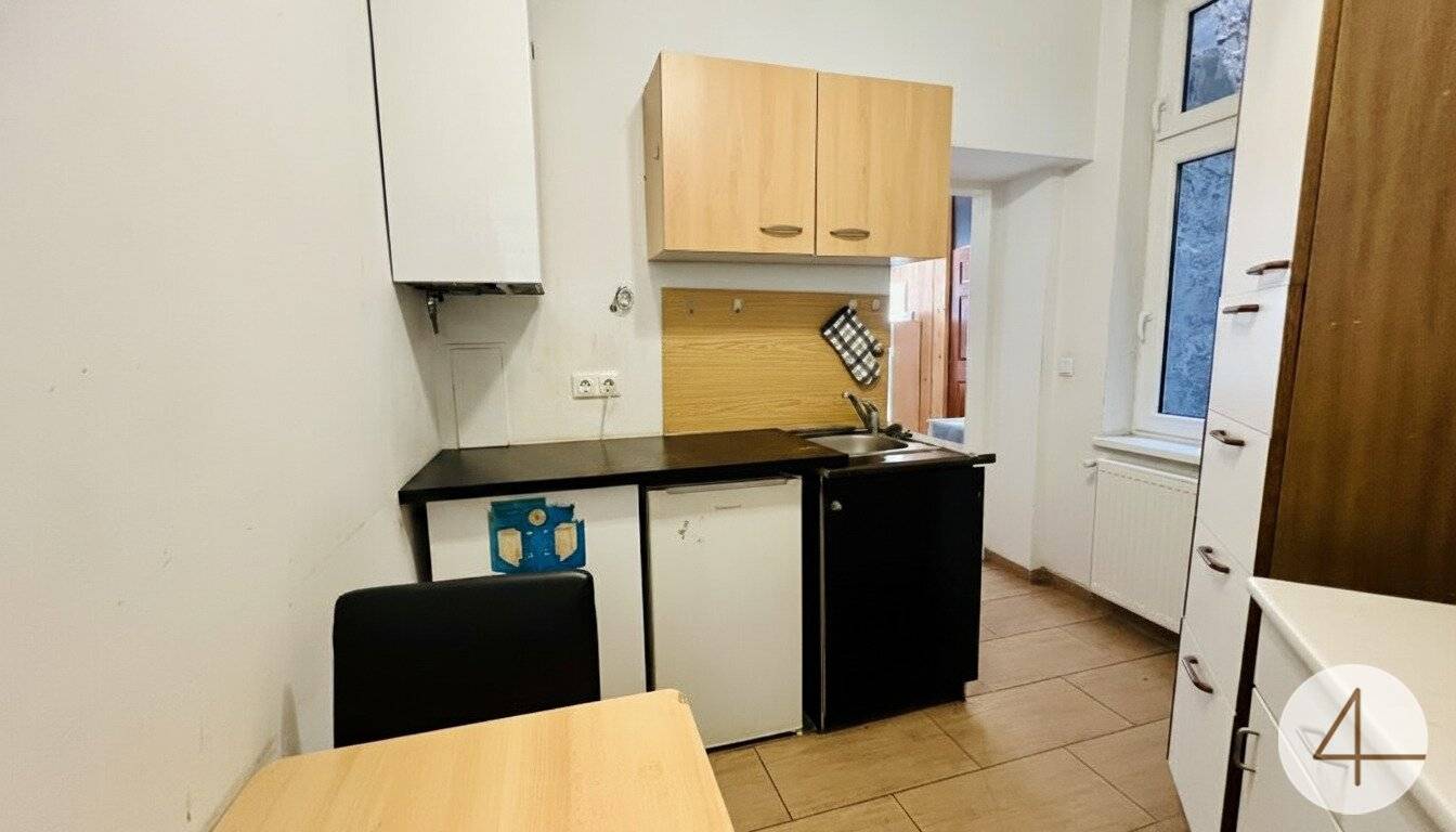 Apartment in a quiet side street near S7 and U3