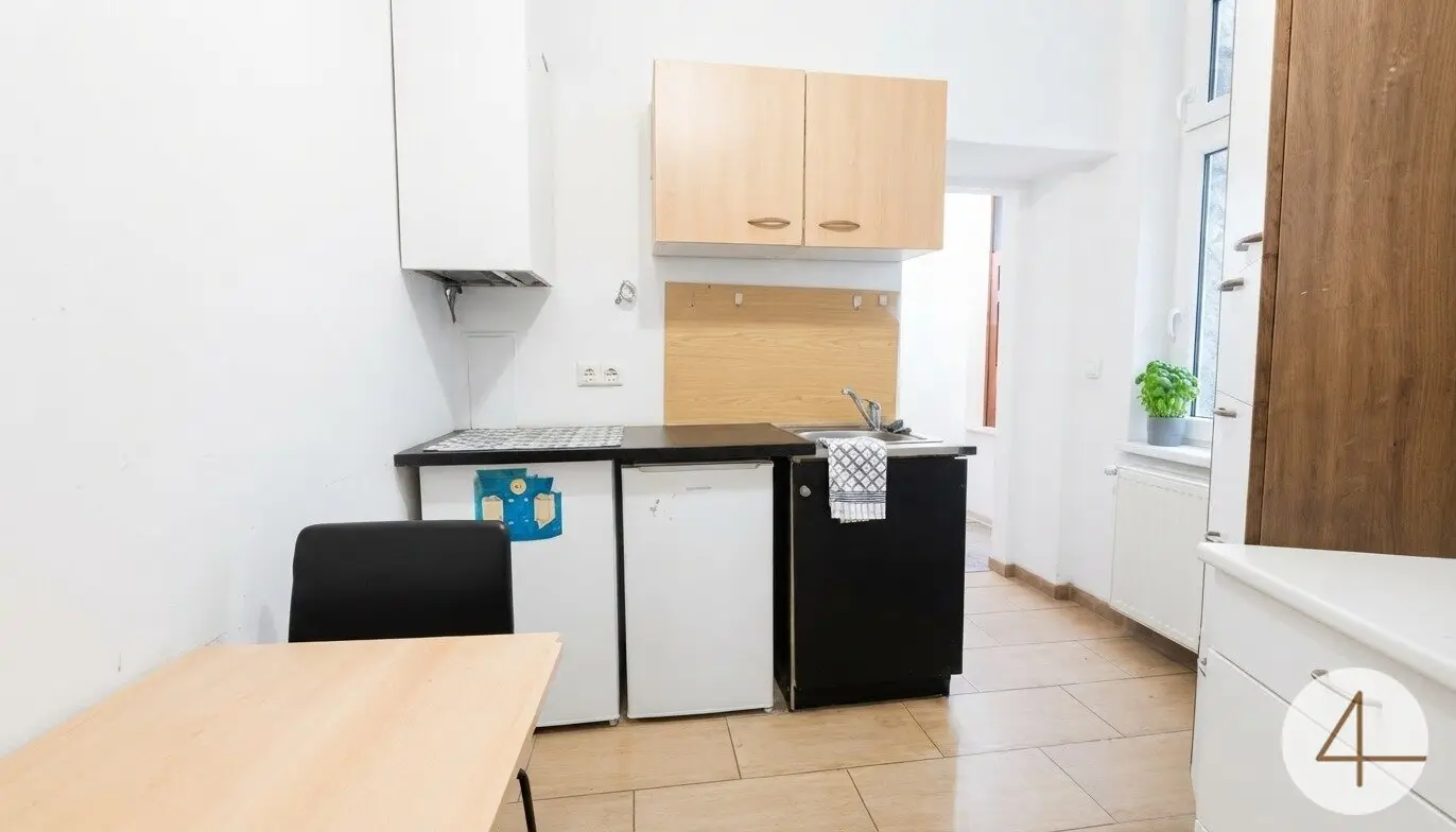 Apartment in a quiet side street near S7 and U3