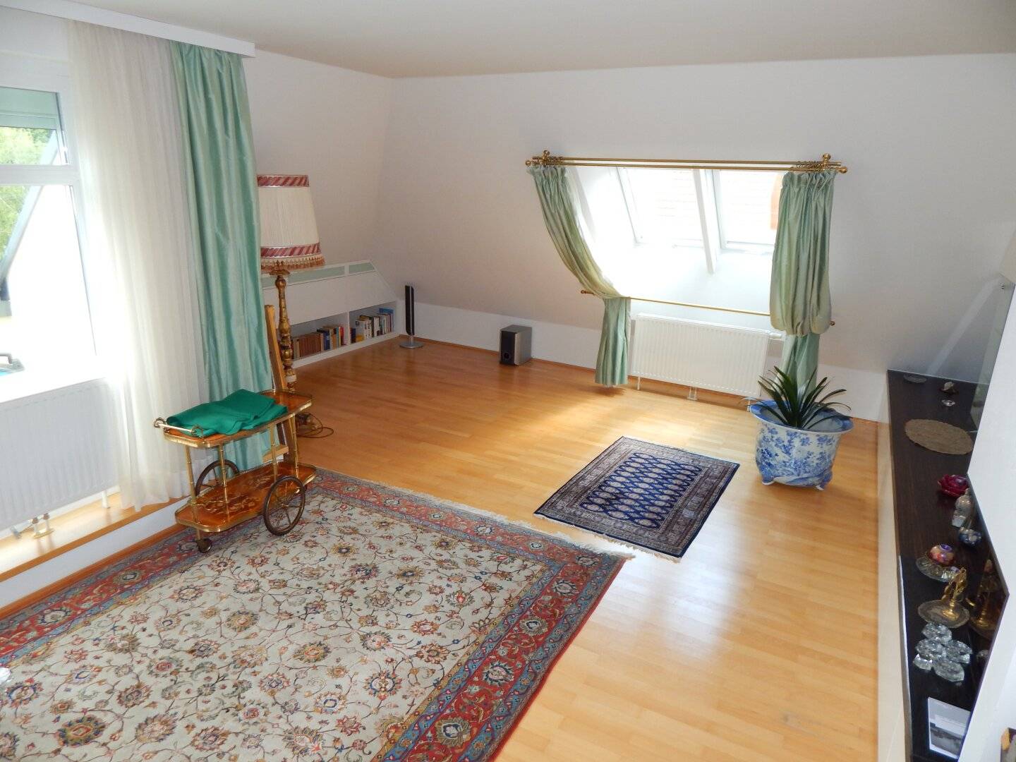 Apartment in green quiet location near Maurer Hauptplatz with rooftop terrace
