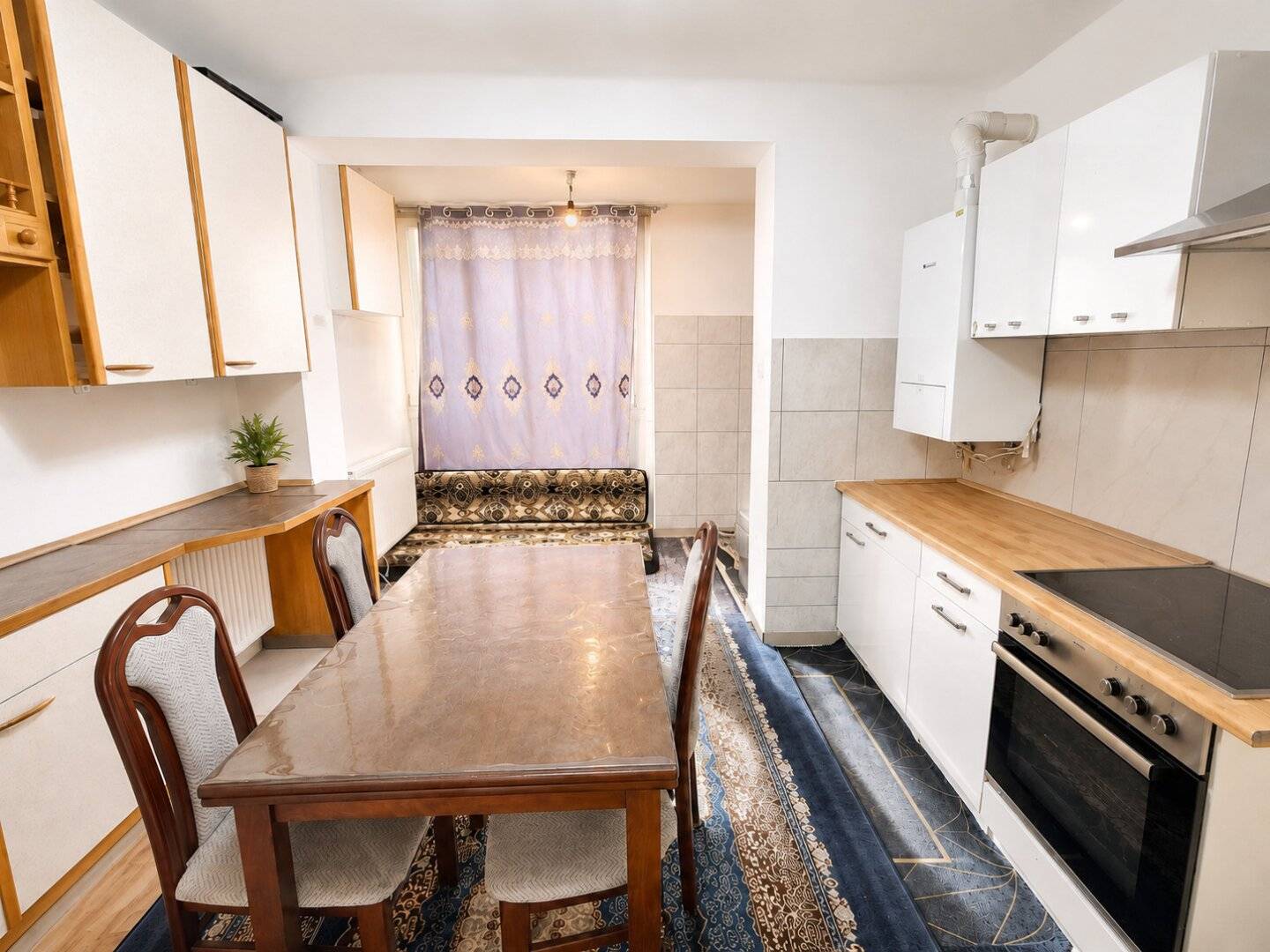 Sanierte Wohnung mit Loggia nahe Brunnenmarkt