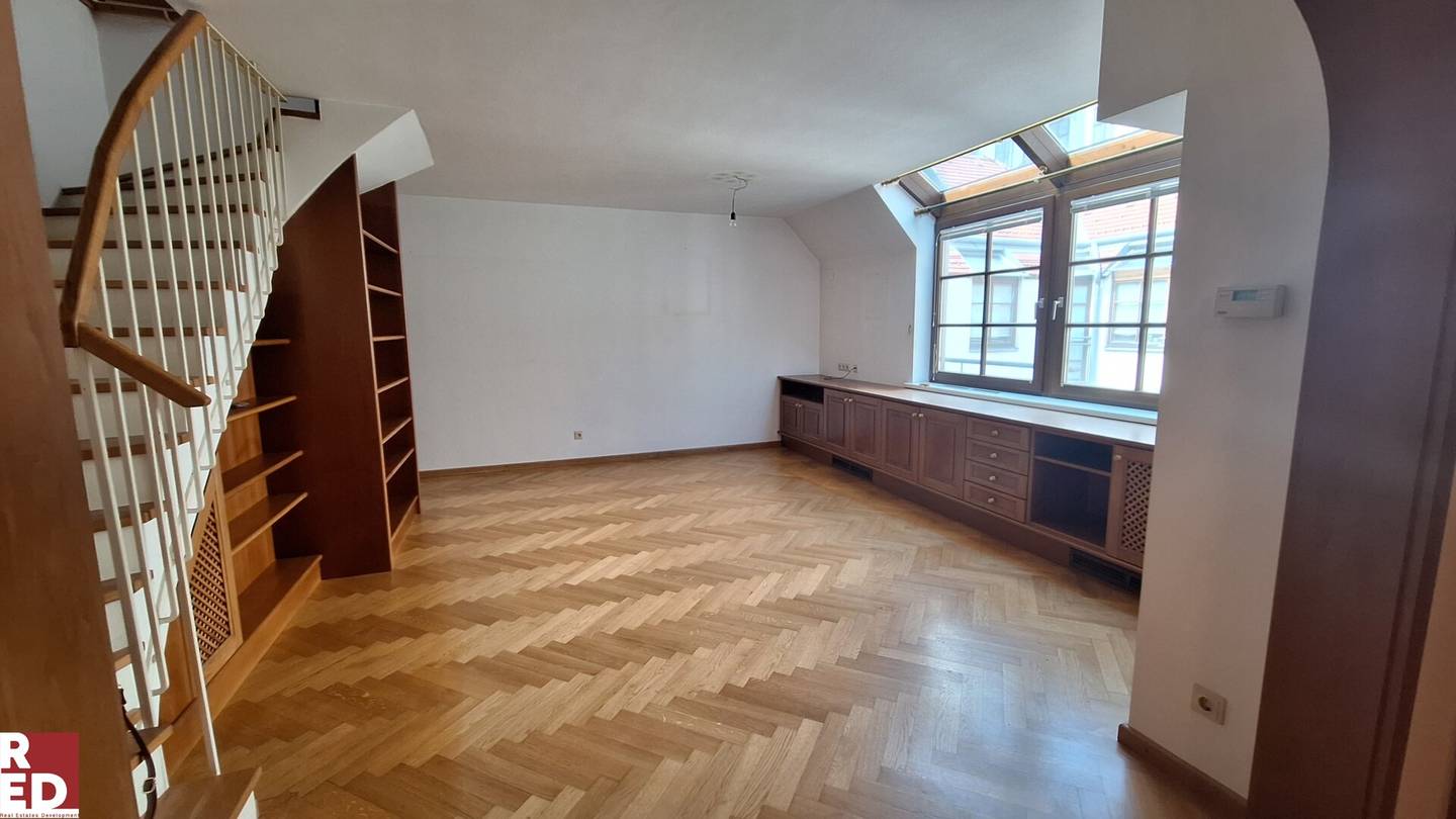Maisonette apartment with balcony in Josefstadt