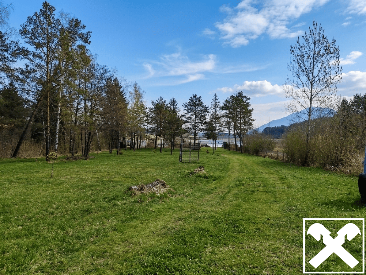 Traumhaftes Seegrundstück mit Badehaus am Turnersee