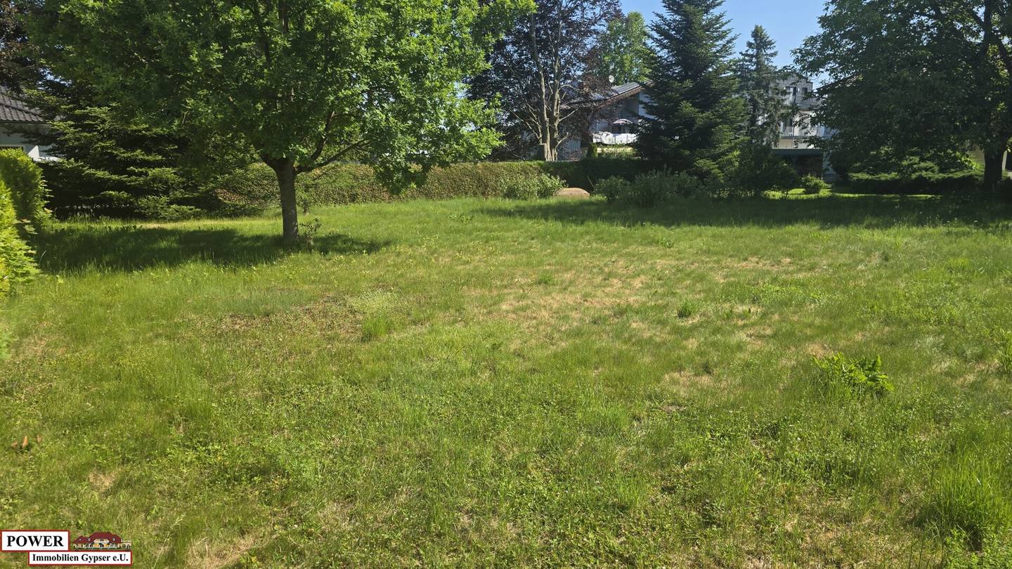Sunny building plot in Mattighofen