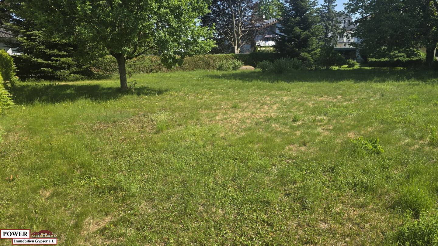 Sunny building plot in Mattighofen