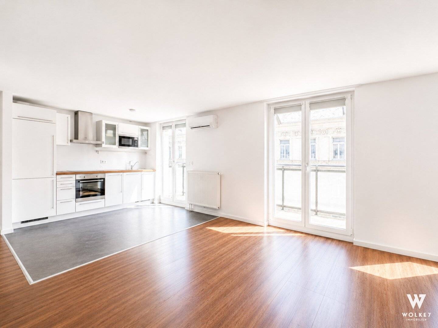 Bright 3-room apartment with 17m2 terrace near Naschmarkt | Air conditioning | 3-minute walk U4xU2 Pilgramgasse