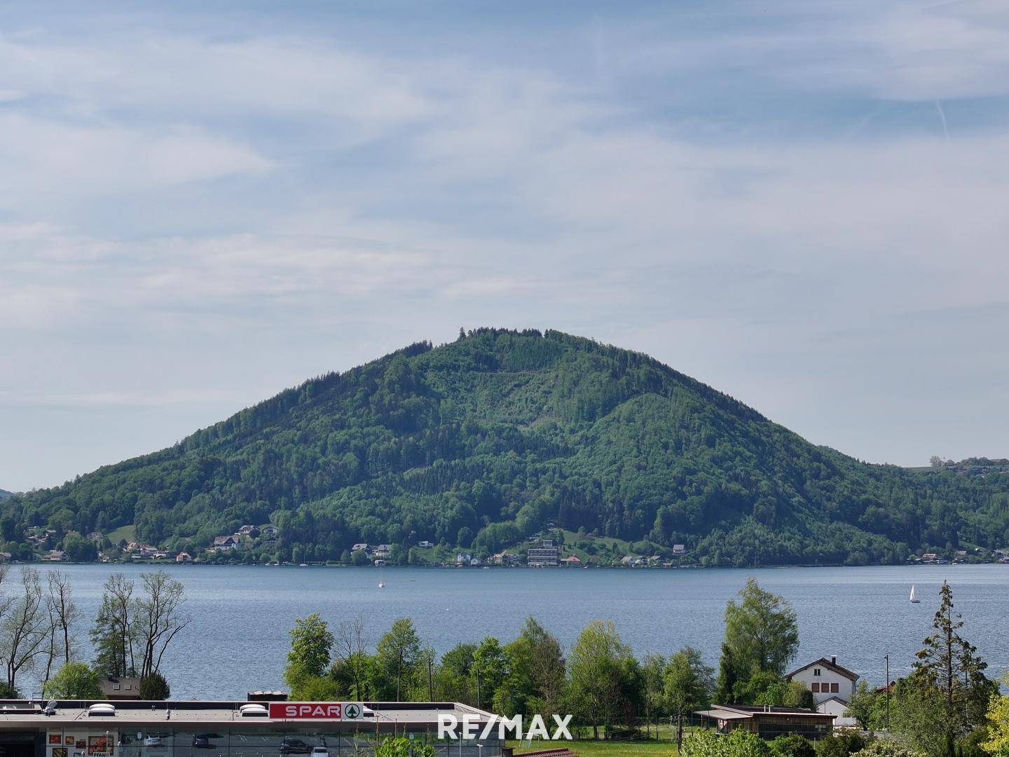 Anwesen mit Atterseeblick in Weyregg