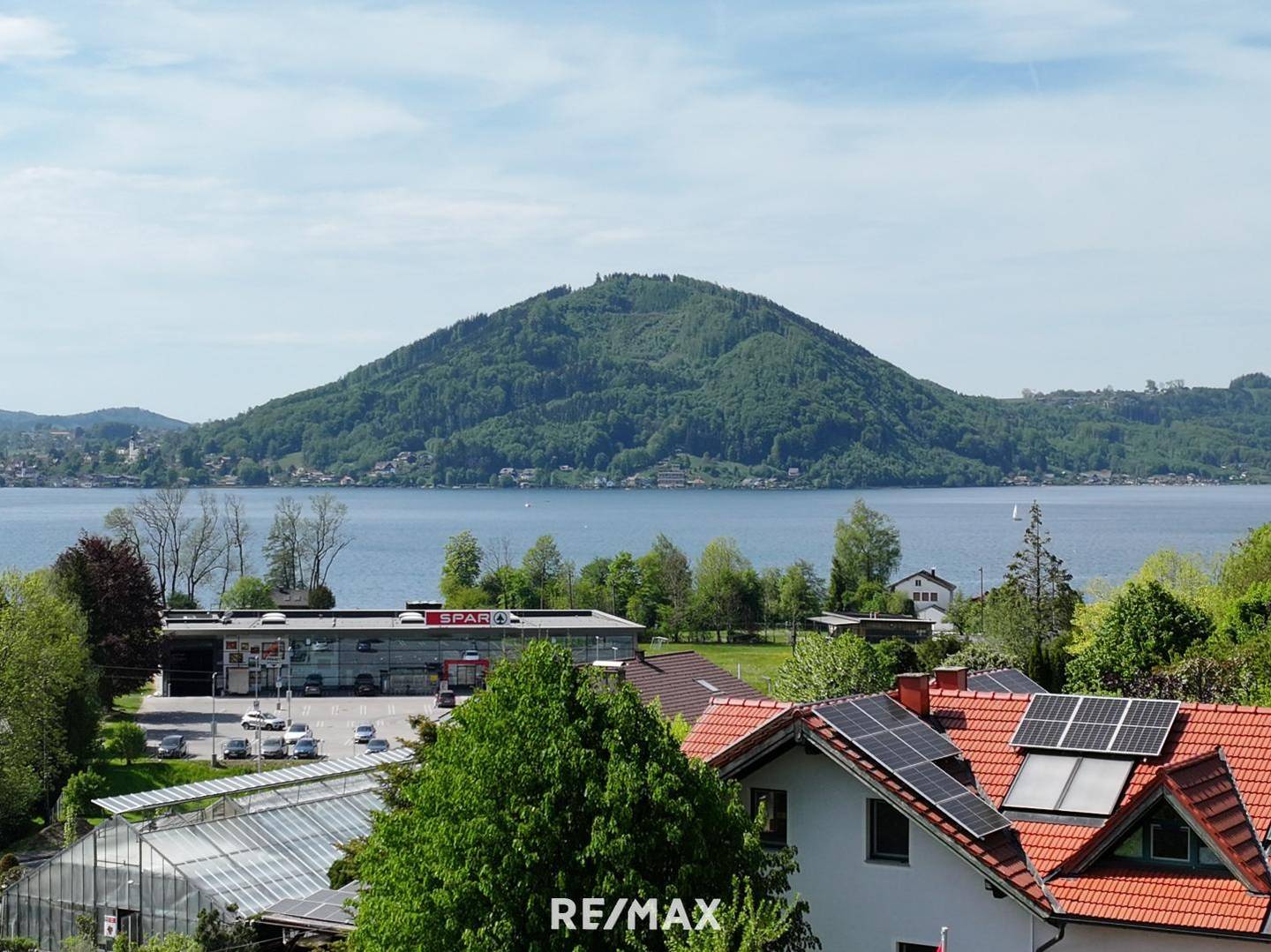 Anwesen mit Atterseeblick in Weyregg