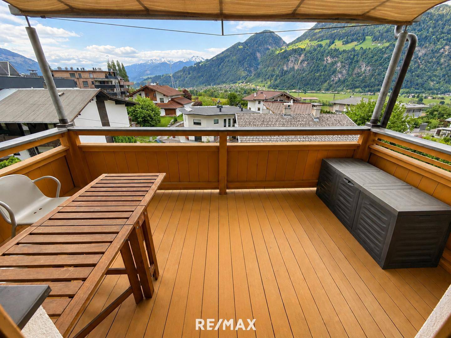 Wohnung in ruhiger Sonnenlage mit Ausblick ins Zillertal