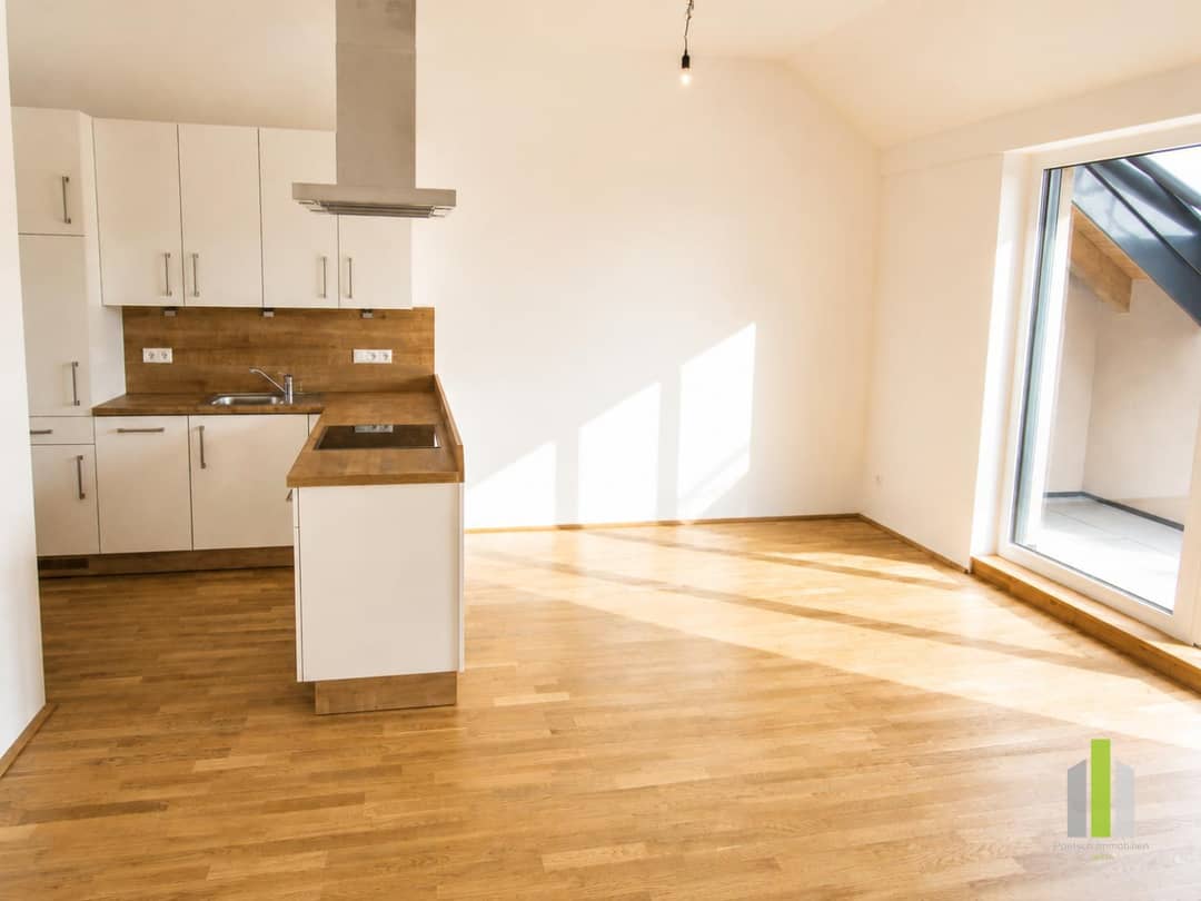 Neuwertige 2-Zi.-Wohnung mit Terrasse