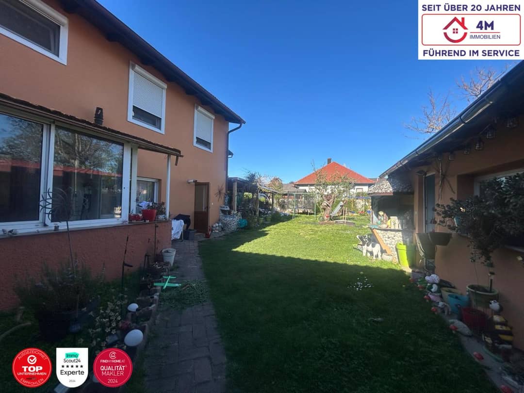 Stilvolles Zweifamilienhaus mit Garten