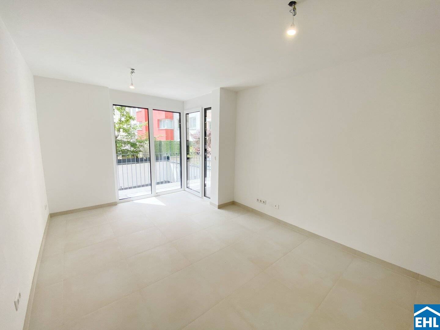Erstbezug Wohnung Balkon mit Verkehrsanbindung