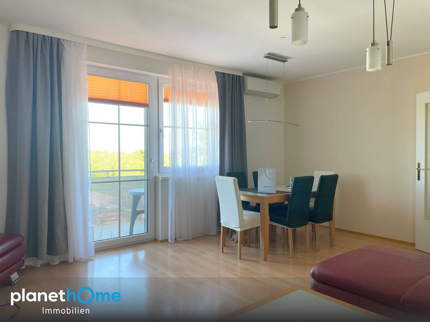 Helle Wohnung mit zwei Balkonen und Grünblick