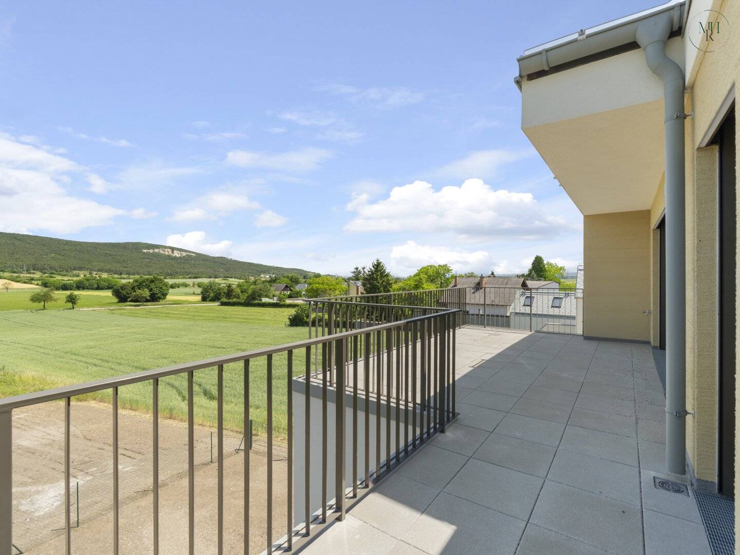 Dachgeschosswohnung Erstbezug mit Terrasse und Weinbergblick
