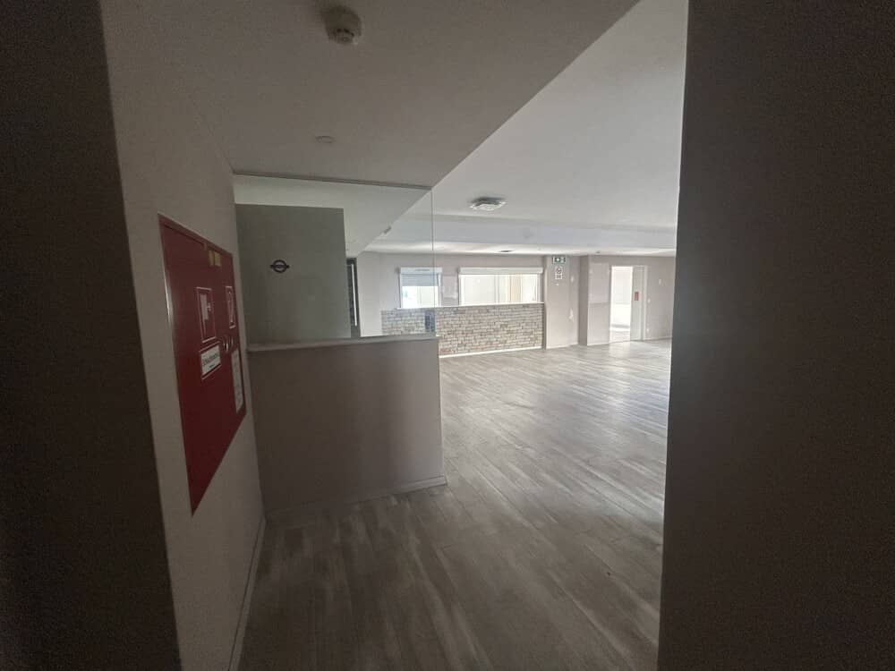 Modern office space 423m² with terrace