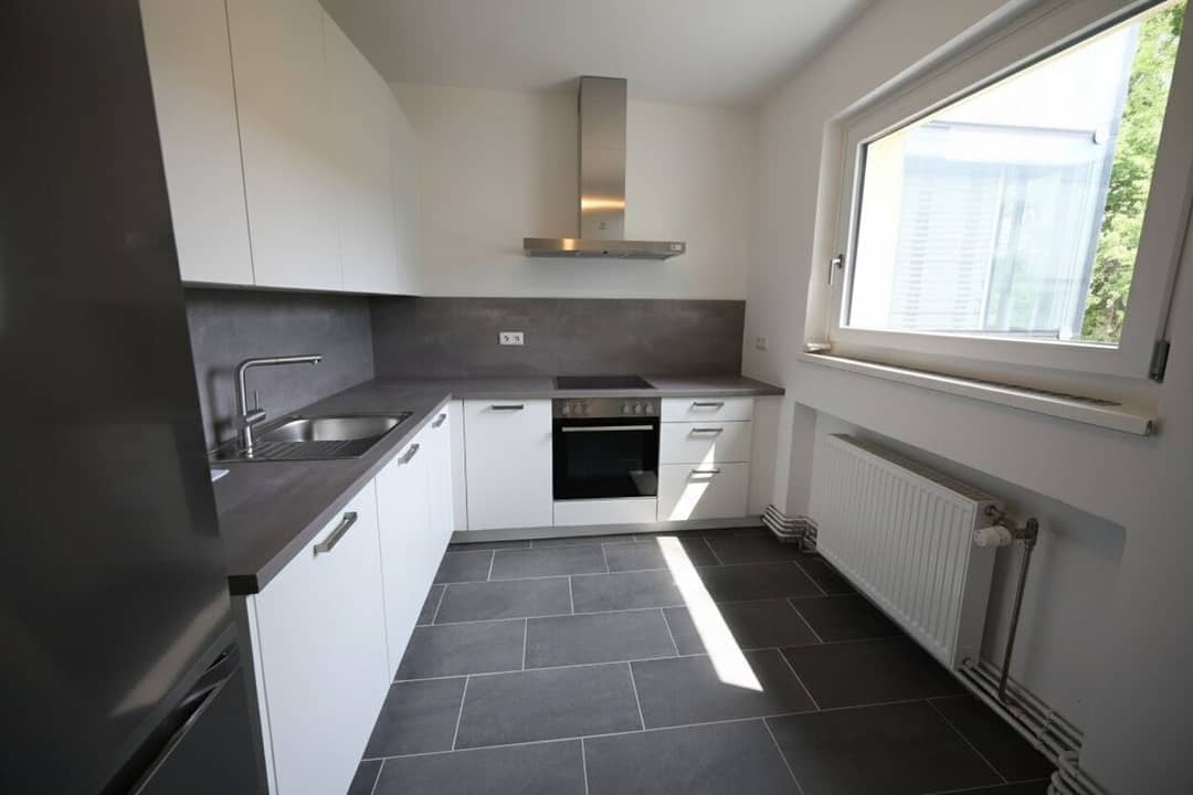 Apartment newly renovated with built in kitchen and balcony