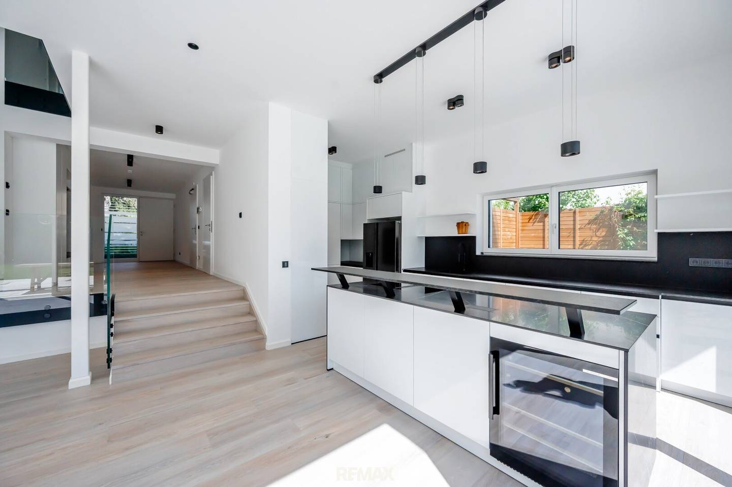 Garden apartment with pool and rooftop terrace