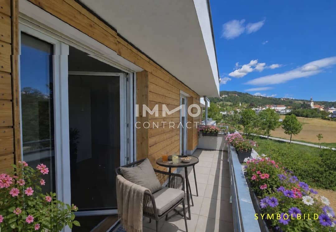 Upper floor apartment with terrace and parking