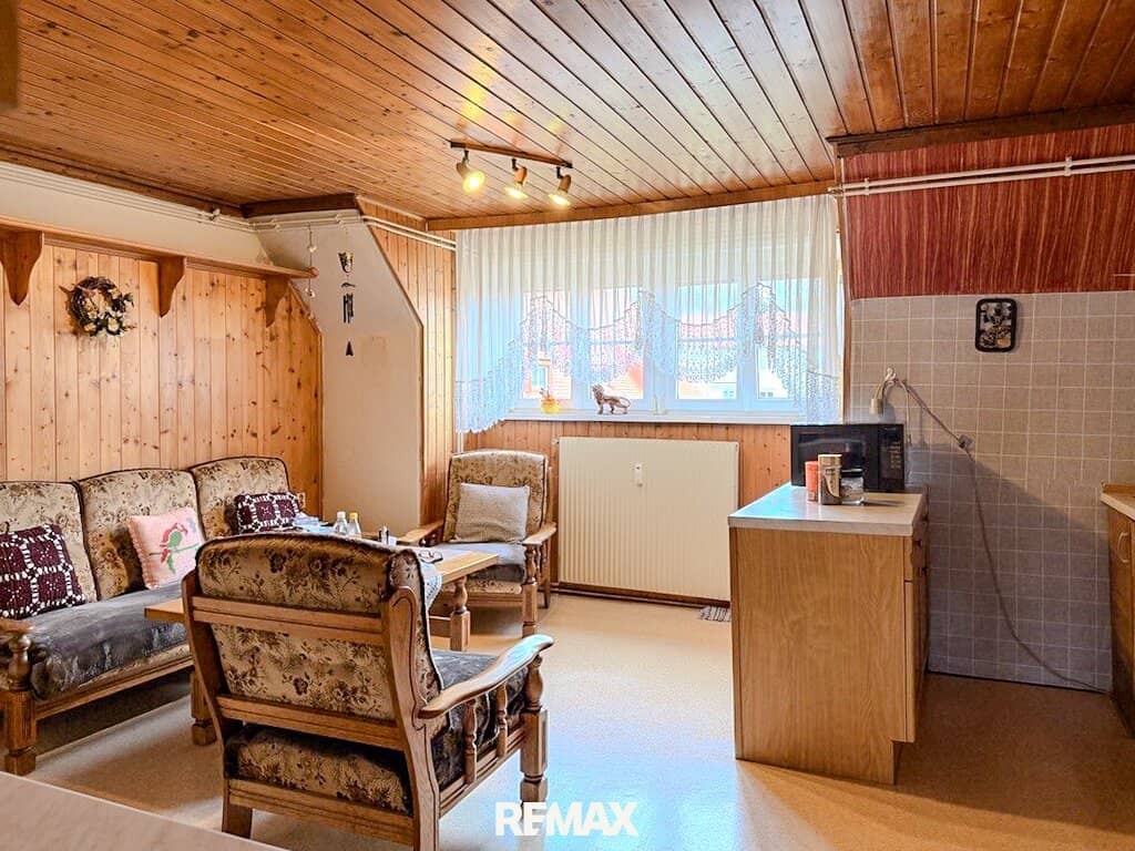 Wohnung mit offenem Wohnbereich und Stellplatz