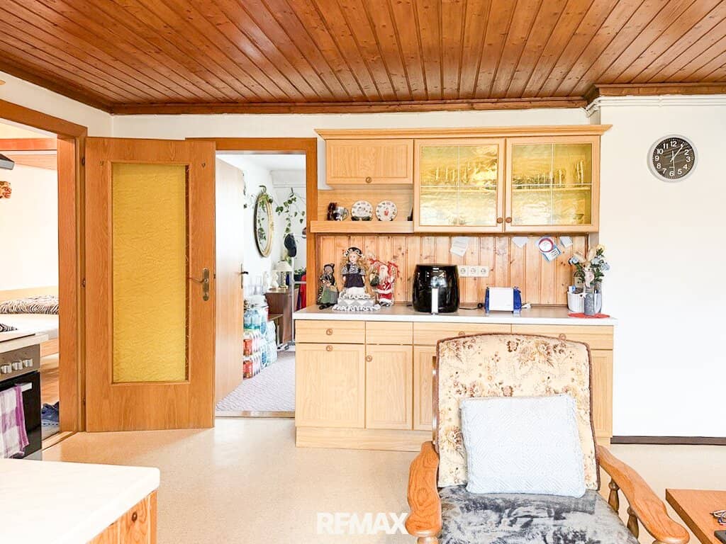 Wohnung mit offenem Wohnbereich und Stellplatz