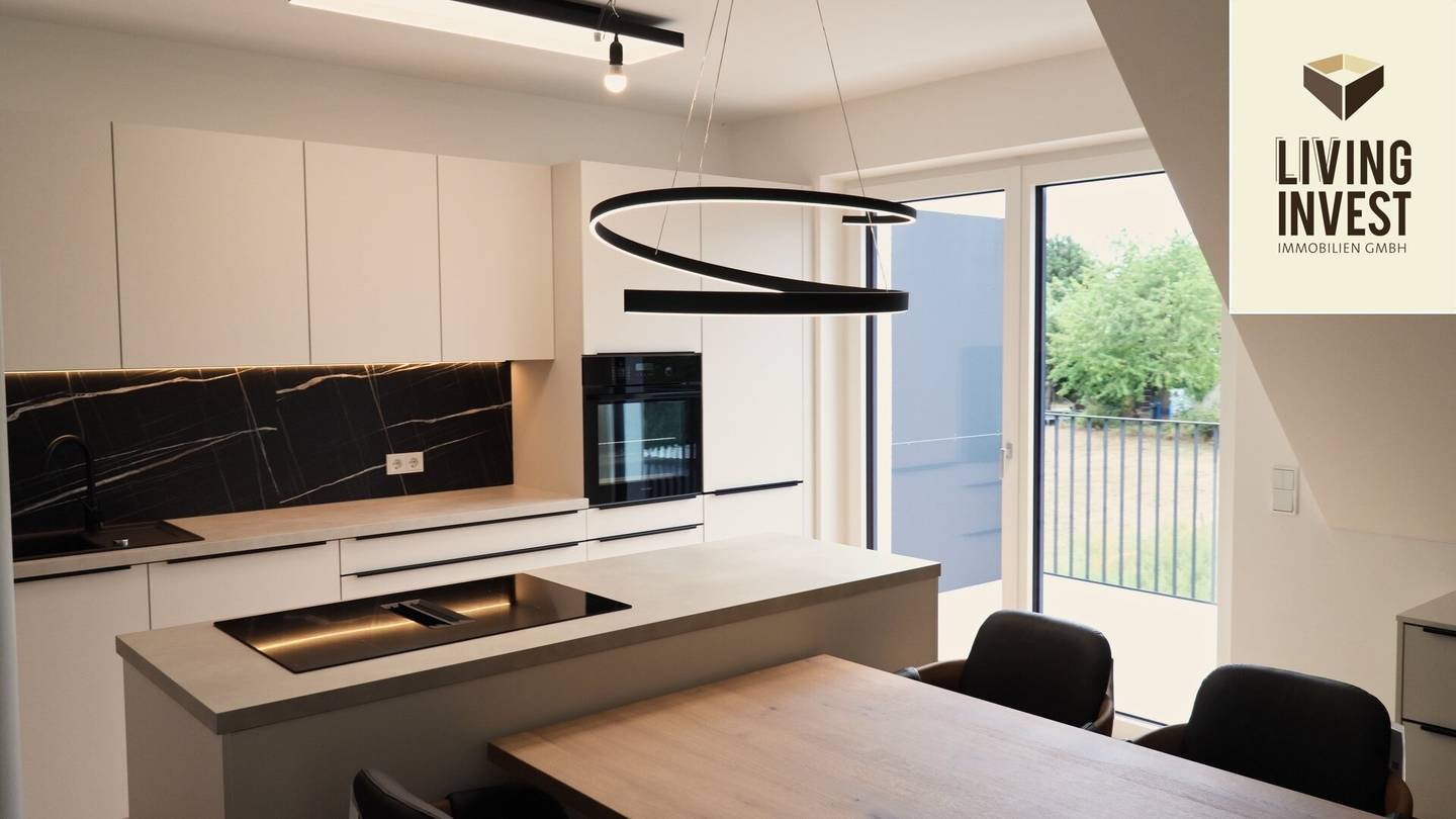 Penthouse with open gallery near the lake