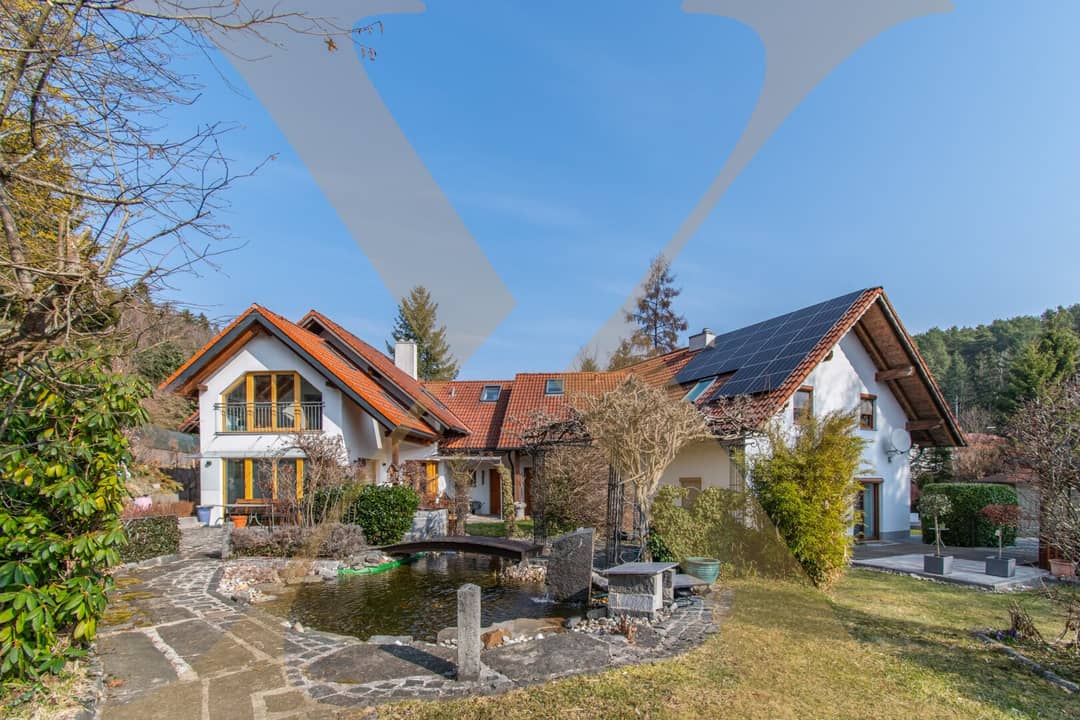 Doppelhaushälfte mit Garten in Haibach