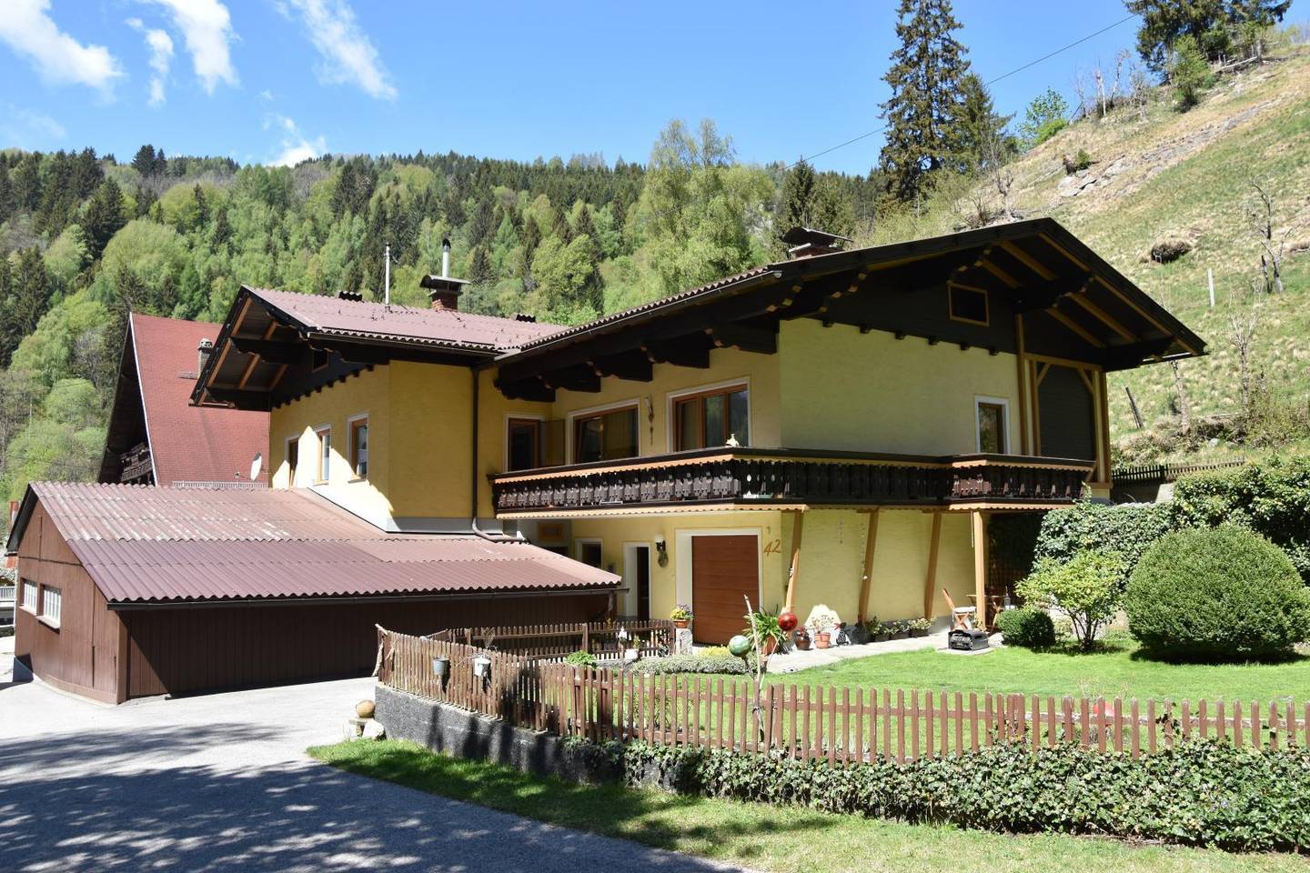 Wohnhaus mit Geschäftslokal in Kremsbrücke