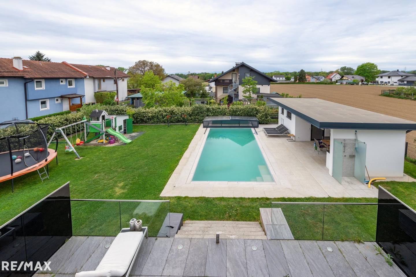 Familienhaus mit Pool in Gössendorf