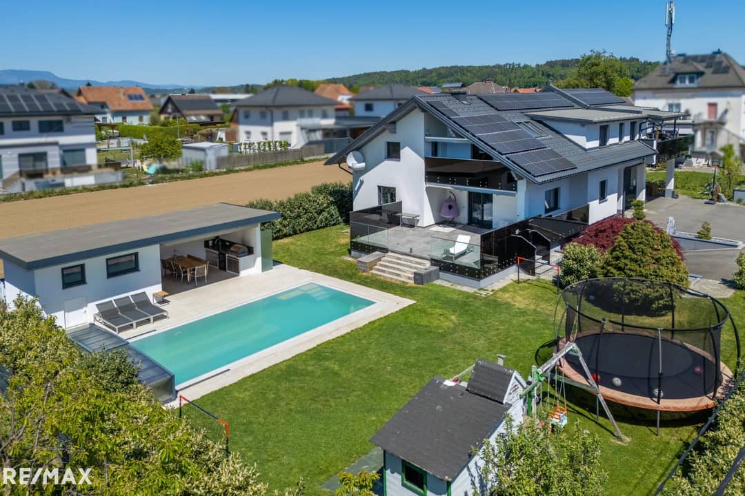 Familienhaus mit Pool in Gössendorf