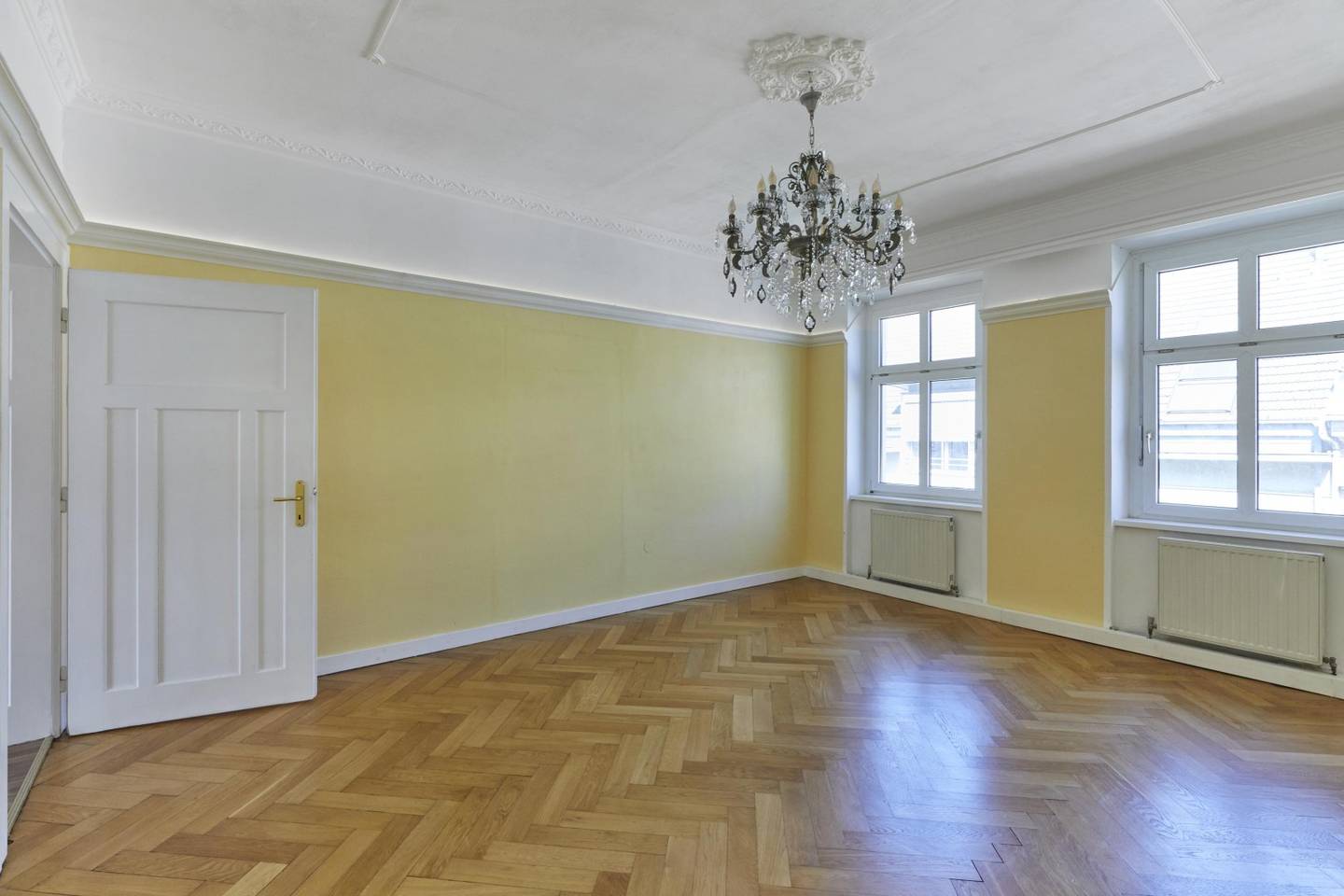 Altbauwohnung mit Charme und Kachelofen