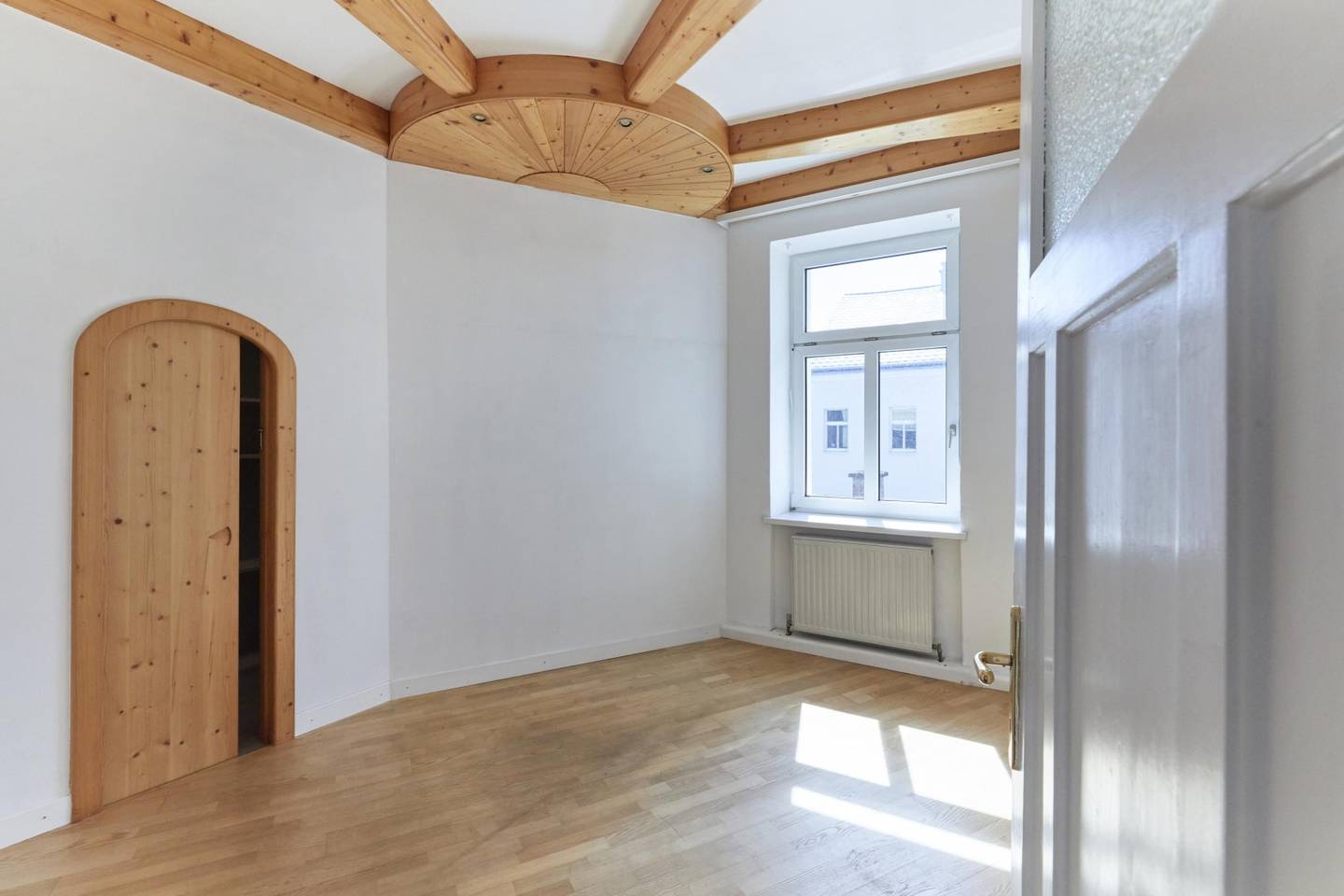 Altbauwohnung mit Charme und Kachelofen