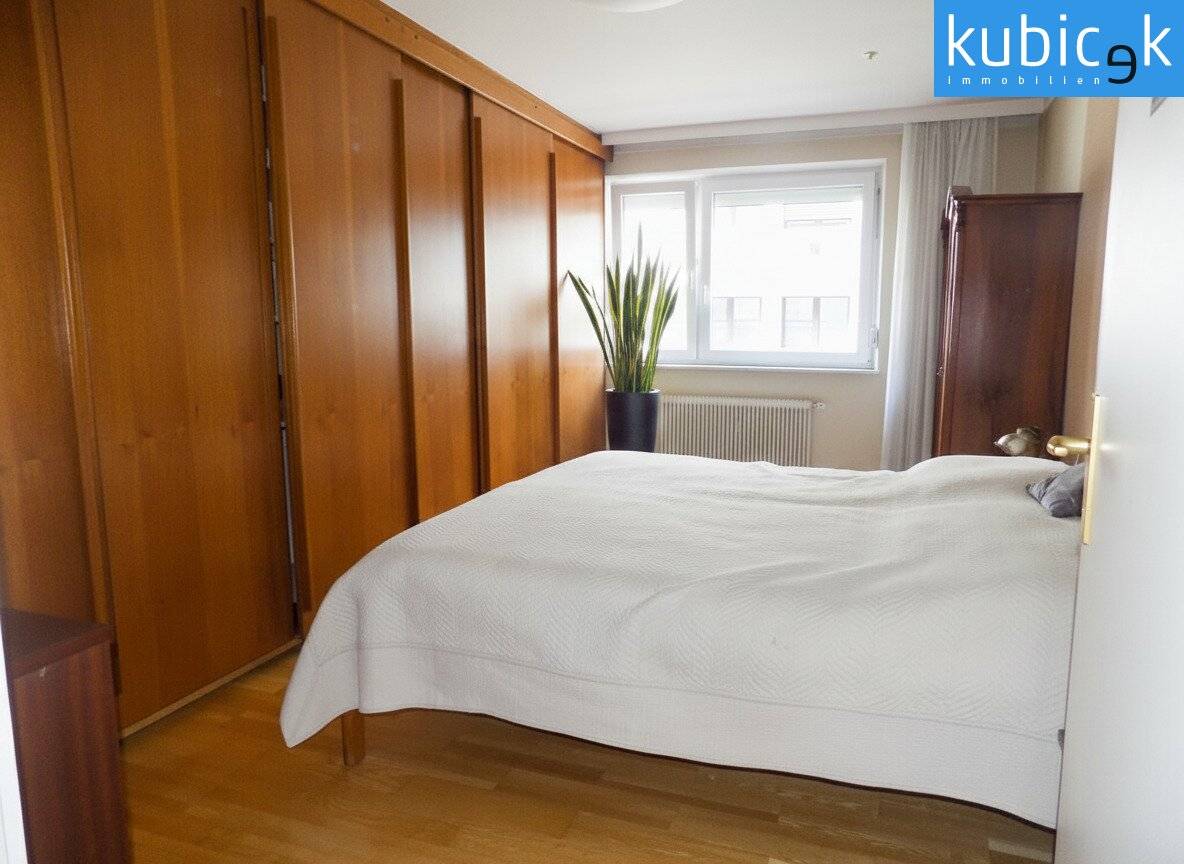 Apartment near Volkstheater with separate kitchen