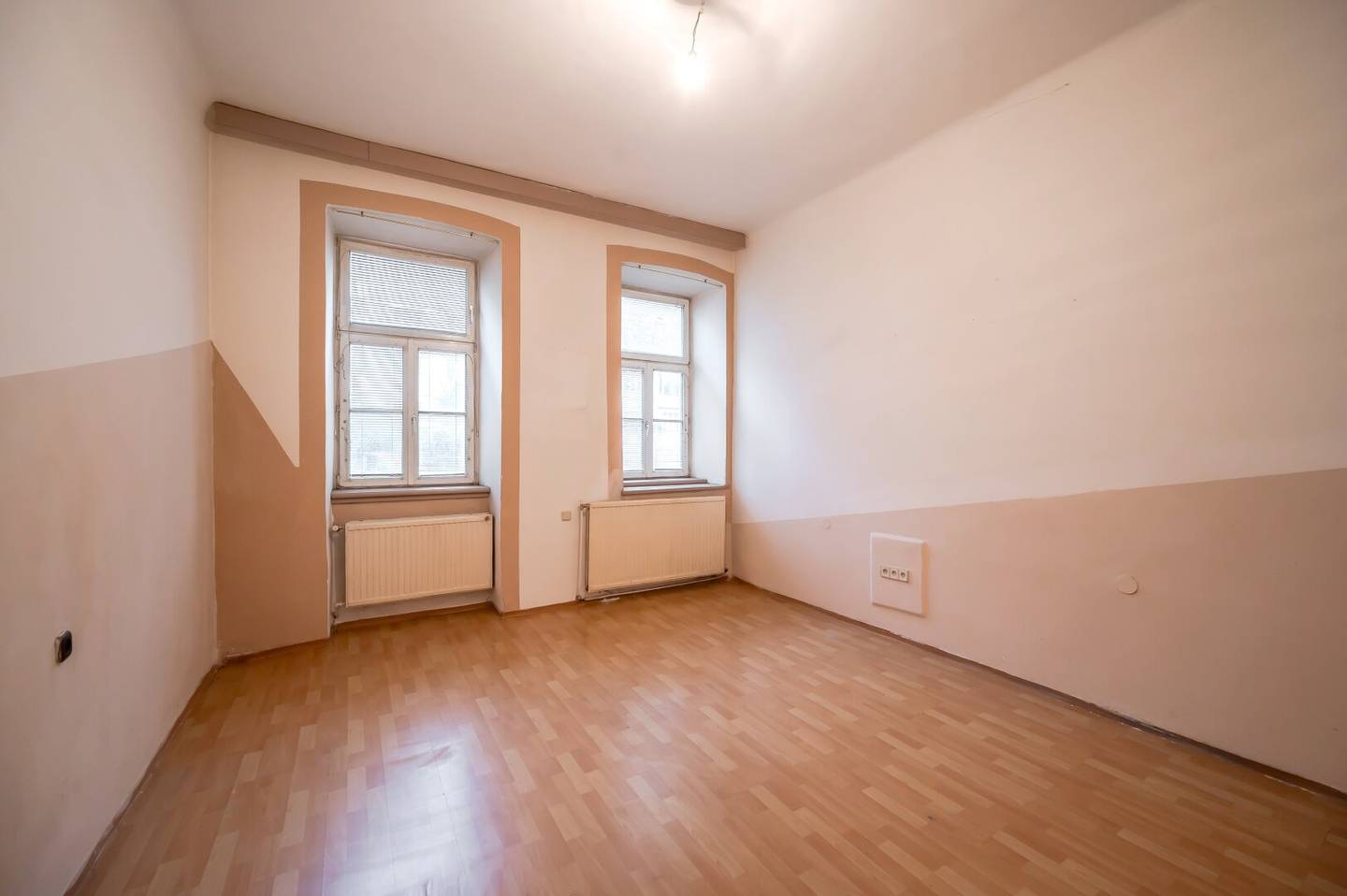 Ground floor apartment with renovation potential