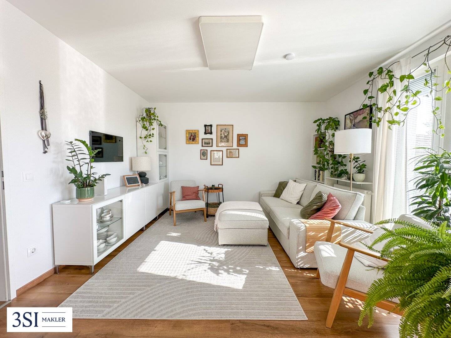 Exclusive 3-room maisonette with distant view | Spacious terrace | U-Bahn proximity | Quiet