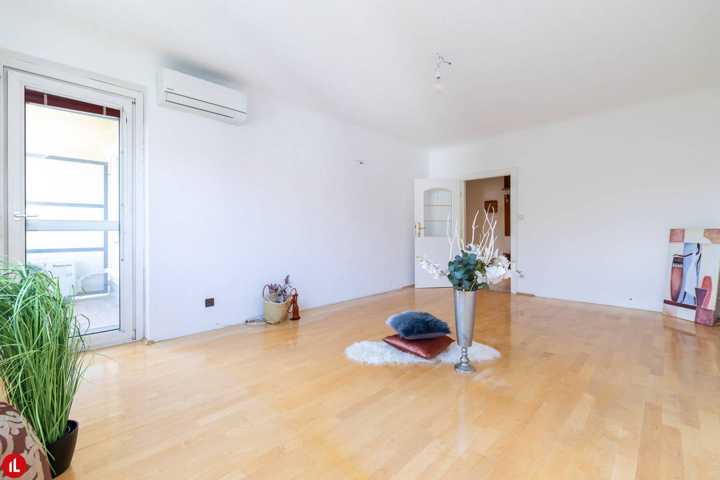 Apartment in central location with balcony and elevator