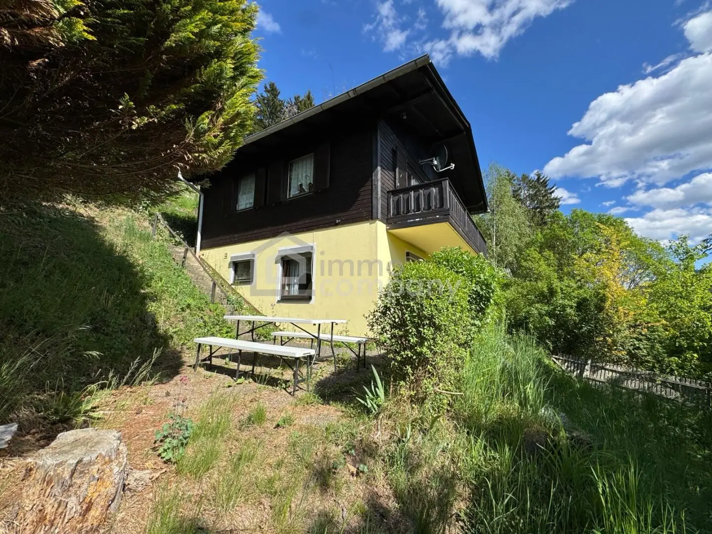 House in hillside Pöls, €129,000