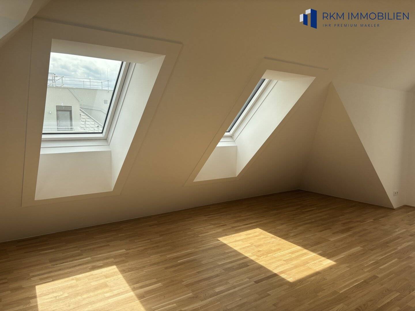 Erstbezug Dachgeschosswohnung mit drei Terrassen