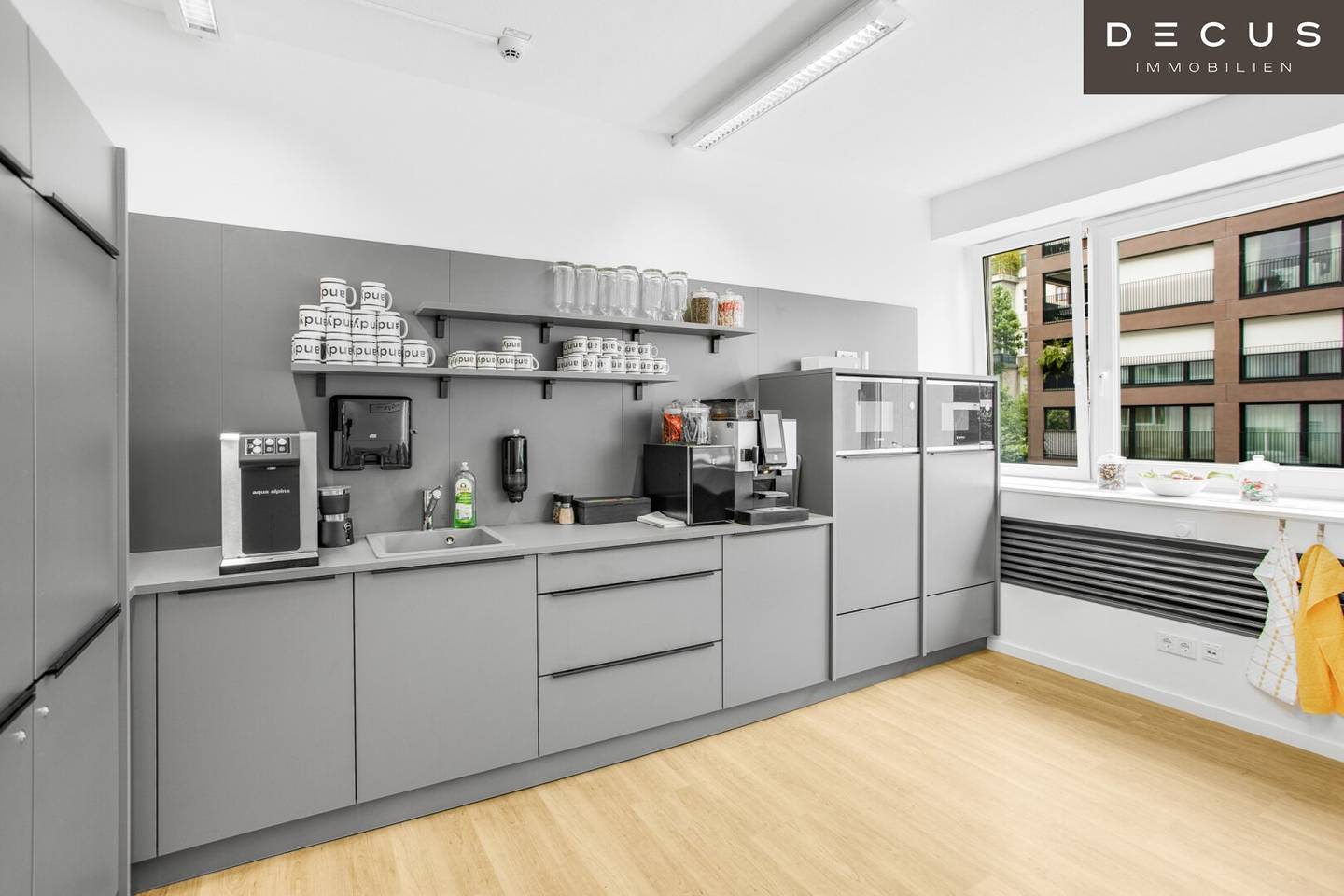 | Büroflächen und Co-working in Business-Center | NÄHE KARLSPLATZ