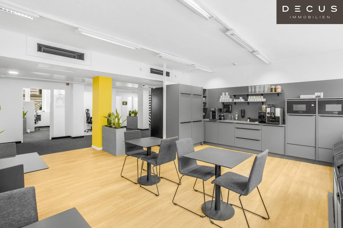 | Büroflächen und Co-working in Business-Center | NÄHE KARLSPLATZ