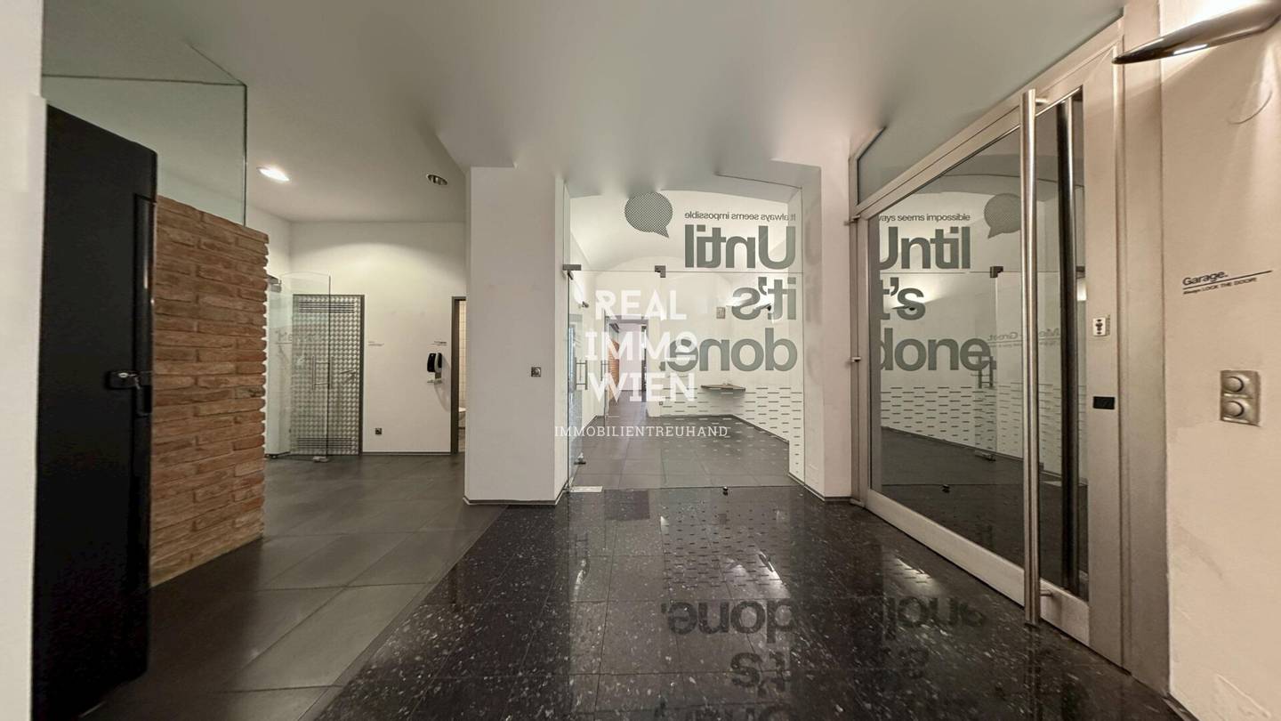 Exclusive office ensemble in top location near Schottentor with 10 versatile rooms